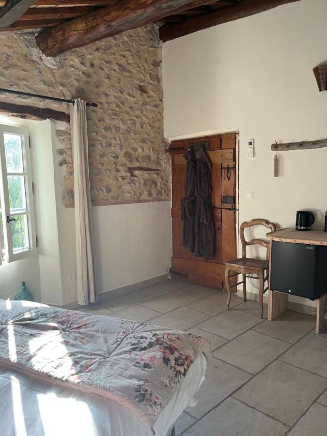 Mas Lou Parpaioun Bed & Breakfast Crestet Exterior foto