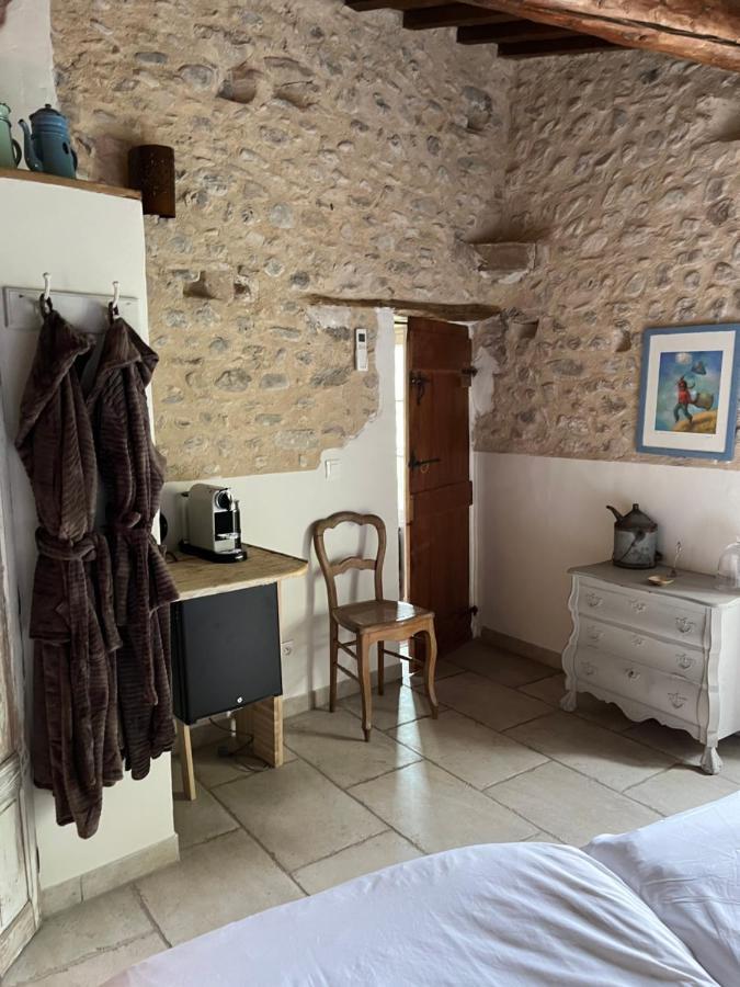 Mas Lou Parpaioun Bed & Breakfast Crestet Exterior foto
