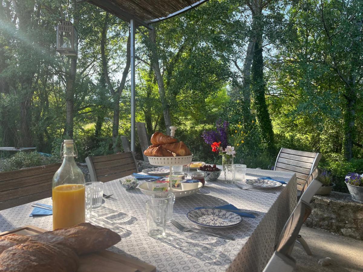 Mas Lou Parpaioun Bed & Breakfast Crestet Exterior foto