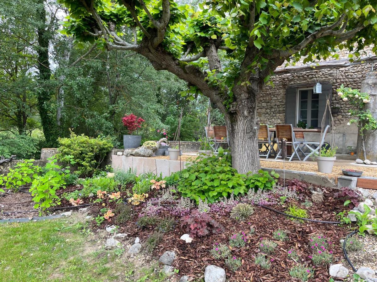 Mas Lou Parpaioun Bed & Breakfast Crestet Exterior foto