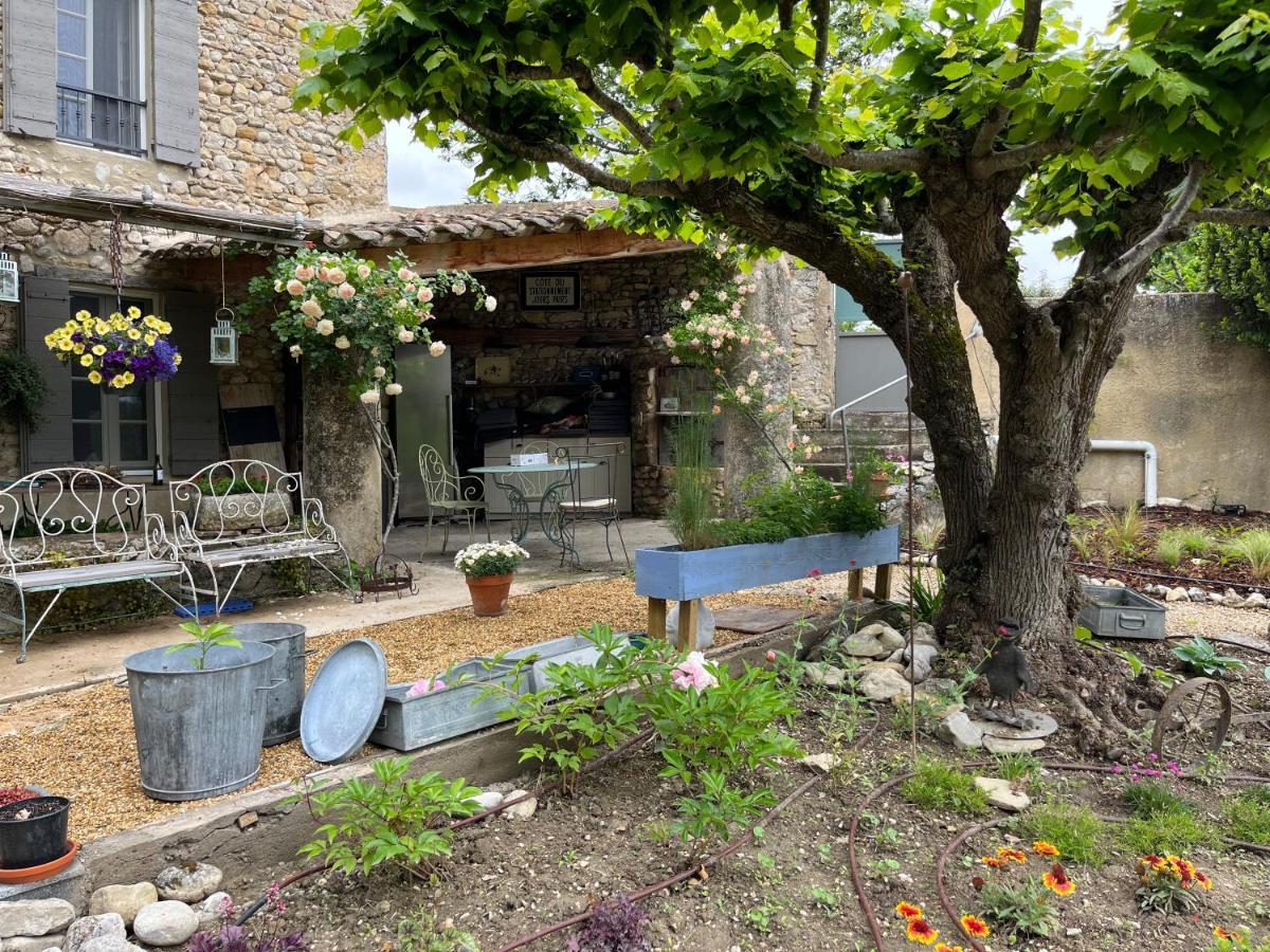 Mas Lou Parpaioun Bed & Breakfast Crestet Exterior foto